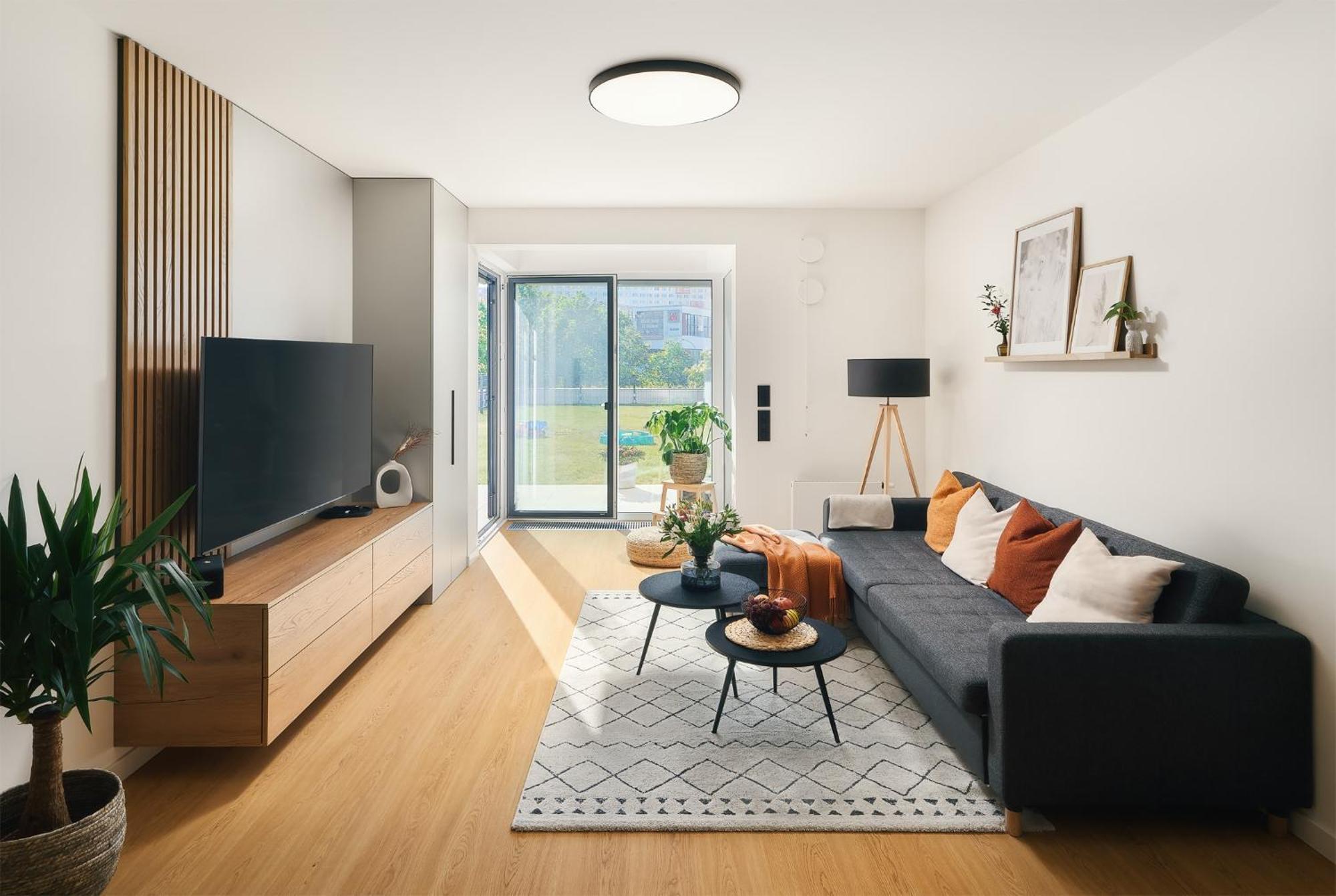 Beta Home - Free Garage, Air Condition, Garden, At Metro, 2Nd Parking On Request *