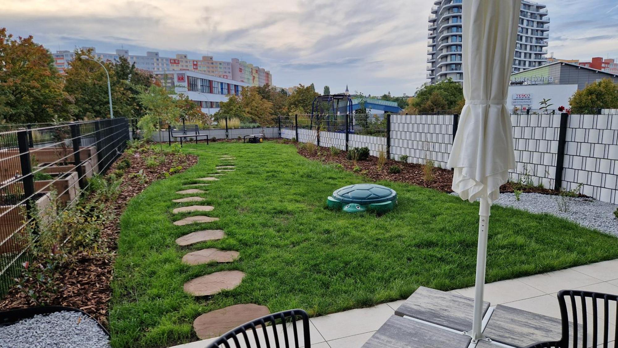 Beta Home - Free Garage, Air Condition, Garden, At Metro, 2Nd Parking On Request * Praga
